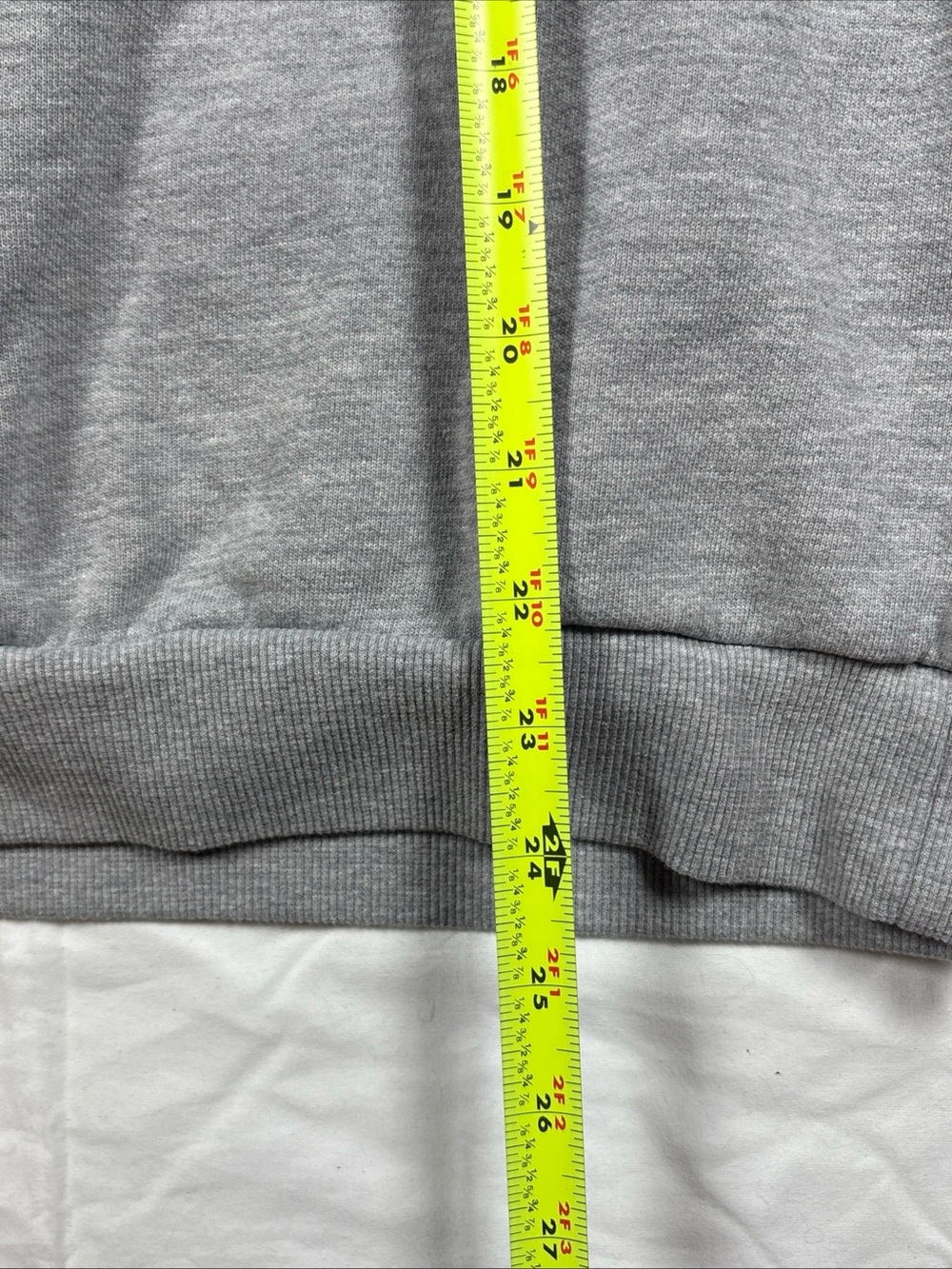 ALO Yoga Woman’s Light Gray Crewneck Sweatshirt - Picture 6 of 7